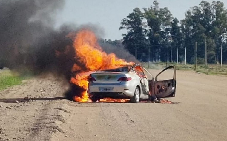 Incendios vehiculares: un fenómeno que se repite en Chivilcoy y en la zona.
