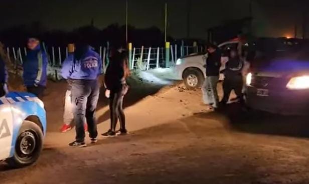 En Alberti, encontraron a un hombre muerto en un resumidero y en Chivilcoy, a una persona inconsciente en la vía pública.