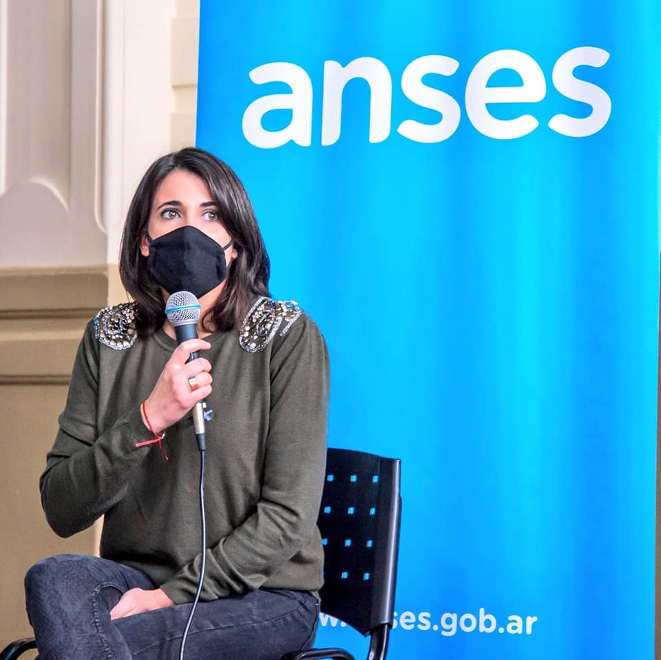 Constanza Alonso
“Nuestro trabajo consiste en estar cerca de la gente, todos los días en contacto co