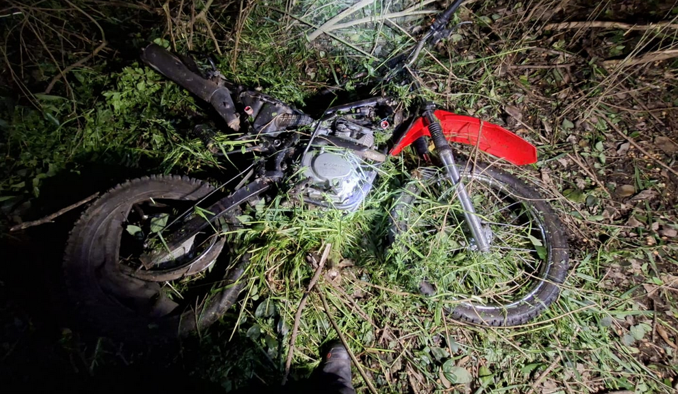 Caratularon el siniestro vial como ‘Homicidio Agravado – Lesiones Graves’, una mujer falleció y el conductor de la moto estaba internado en UTI con pronóstico reservado