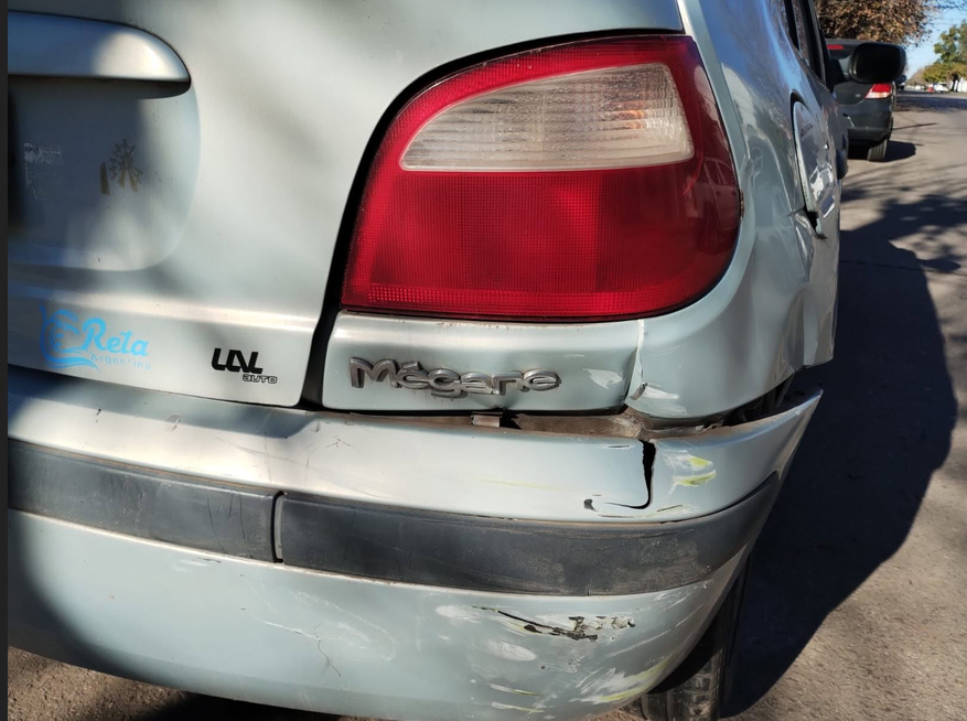 Cuatro autos fueron chocados en un solo día mientras se encontraban estacionados