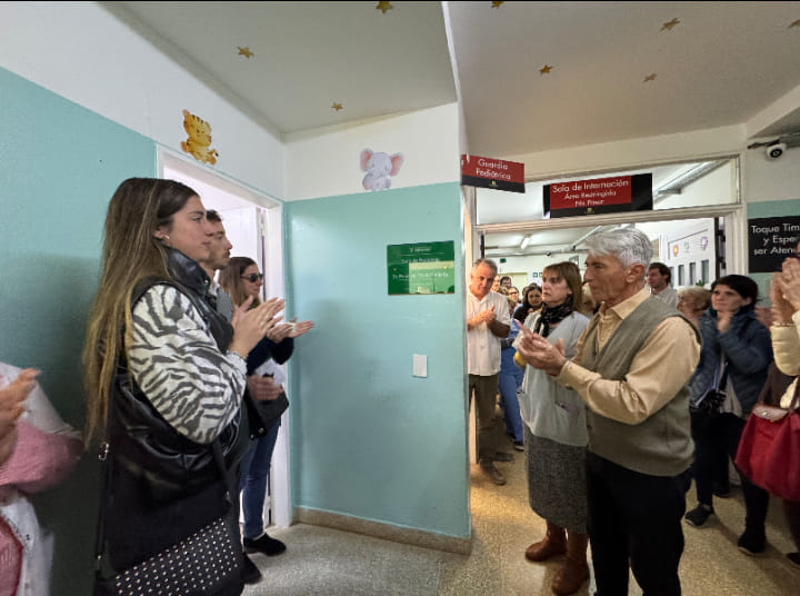 Imposición del nombre Eduardo “Palito” Vilalta a la sala de Pediatría del Hospital Municipal