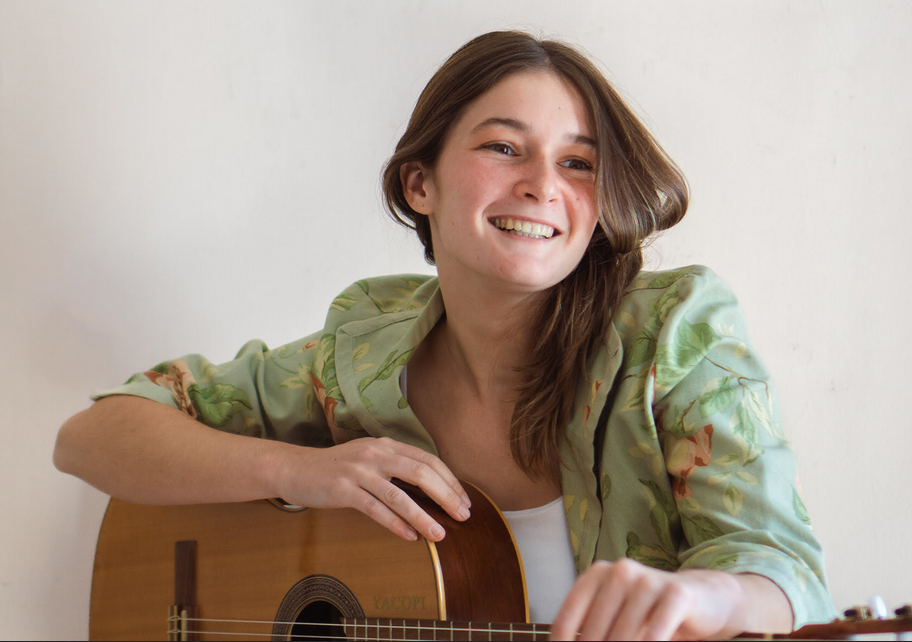 “Claramente el folclore es el estilo que más me gusta pero disfruto de toda la música porque ante todo lo que más me gusta es cantar”