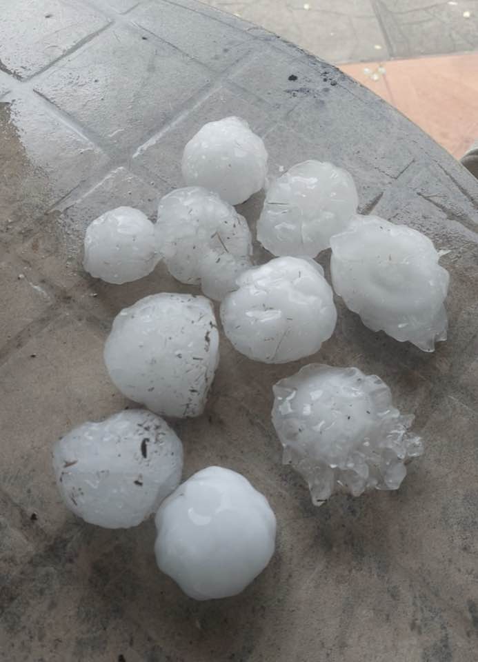 Intensas lluvias, fuertes vientos e importante caída de granizo en localidades de Chivilcoy y varias ciudades de la zona.