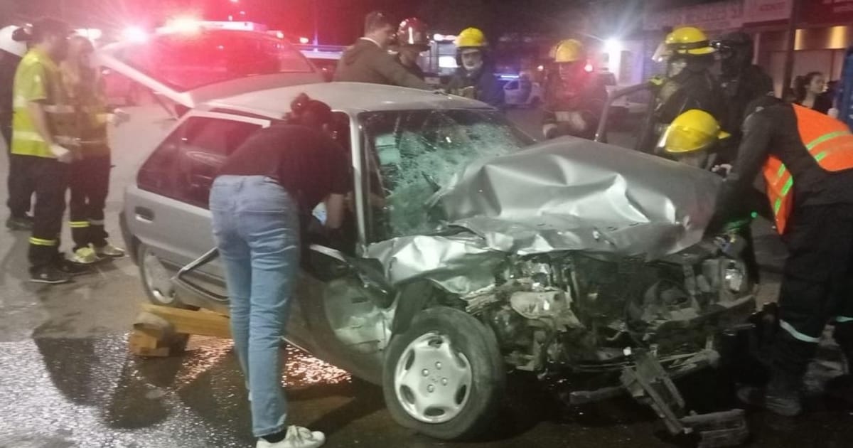 Pergamino: operaron al conductor de un auto por un neumotórax y su hija adolescente sufrió una fractura en un choque