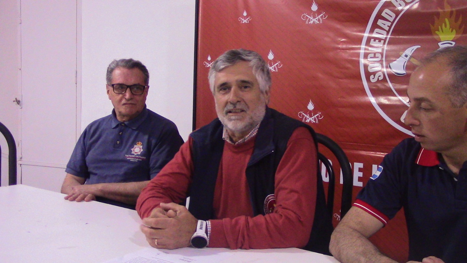 Capacitación intensiva sobre incendios industriales para Bomberos Voluntarios de Chivilcoy