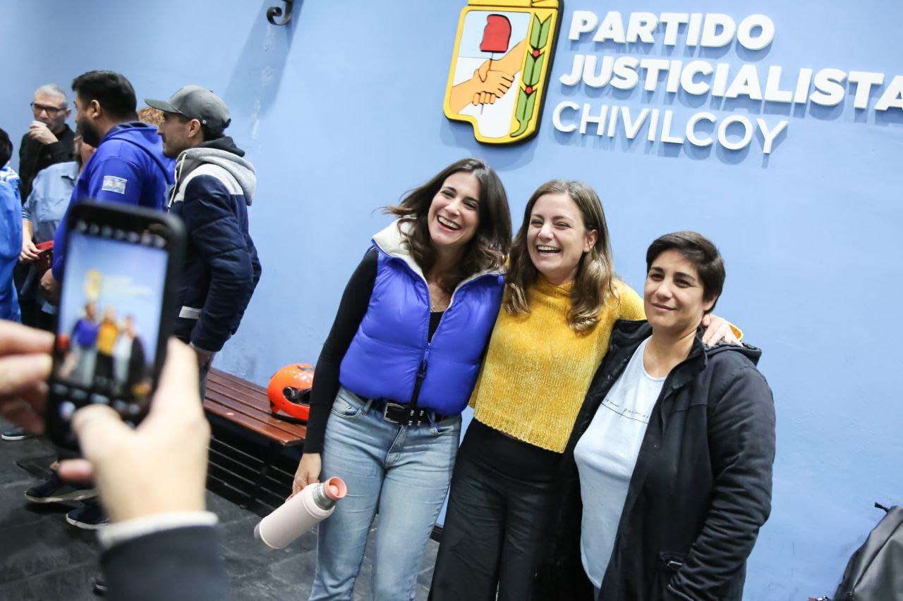 “La Ley de Bases viene a destruir las leyes que protegen nuestra tierra, nuestros recursos naturales, nuestros derechos laborales”