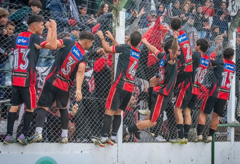 Colón entrena y planifica una nueva definición en la Primera División