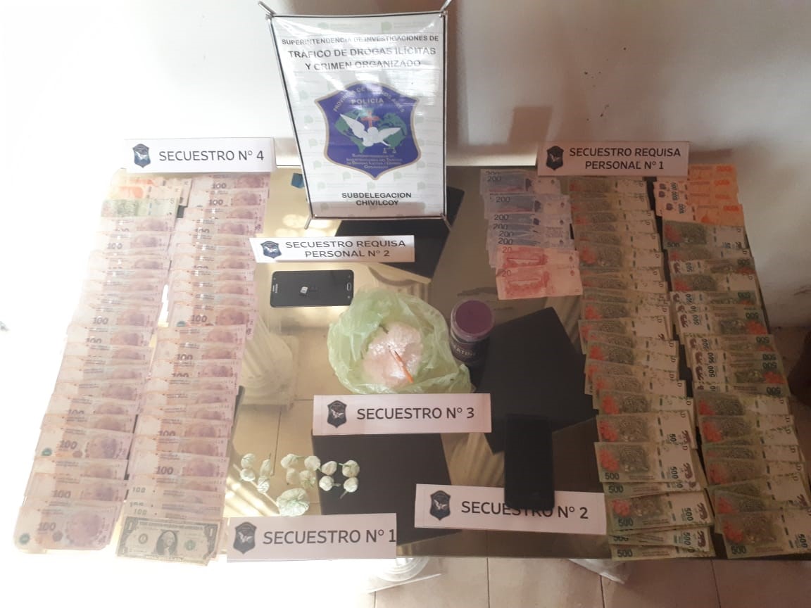 Una persona aprehendida 
Secuestraron importantes cantidades de cocaína, ya sea fraccionada para su