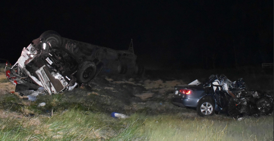 Violenta colisión frontal entre un automóvil y un camión: La víctima fatal es un vecino de Bragado