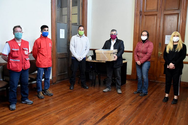 Donación 
El Municipio recibió cuadernillos con actividades recreativas para los adultos mayores del