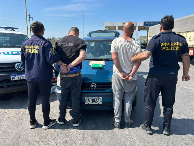 “El volumen y el sello de alta calidad de pureza de Clorhidrato de Cocaína nos hace sospechar que serían proveedores de otros dealers”, señaló Pitteti