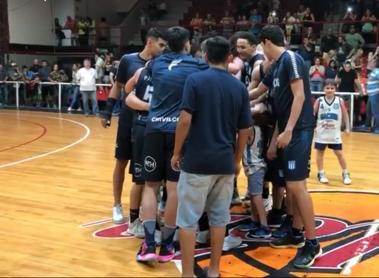 Básquet
Racing salió de un momento complicado y terminó celebrando