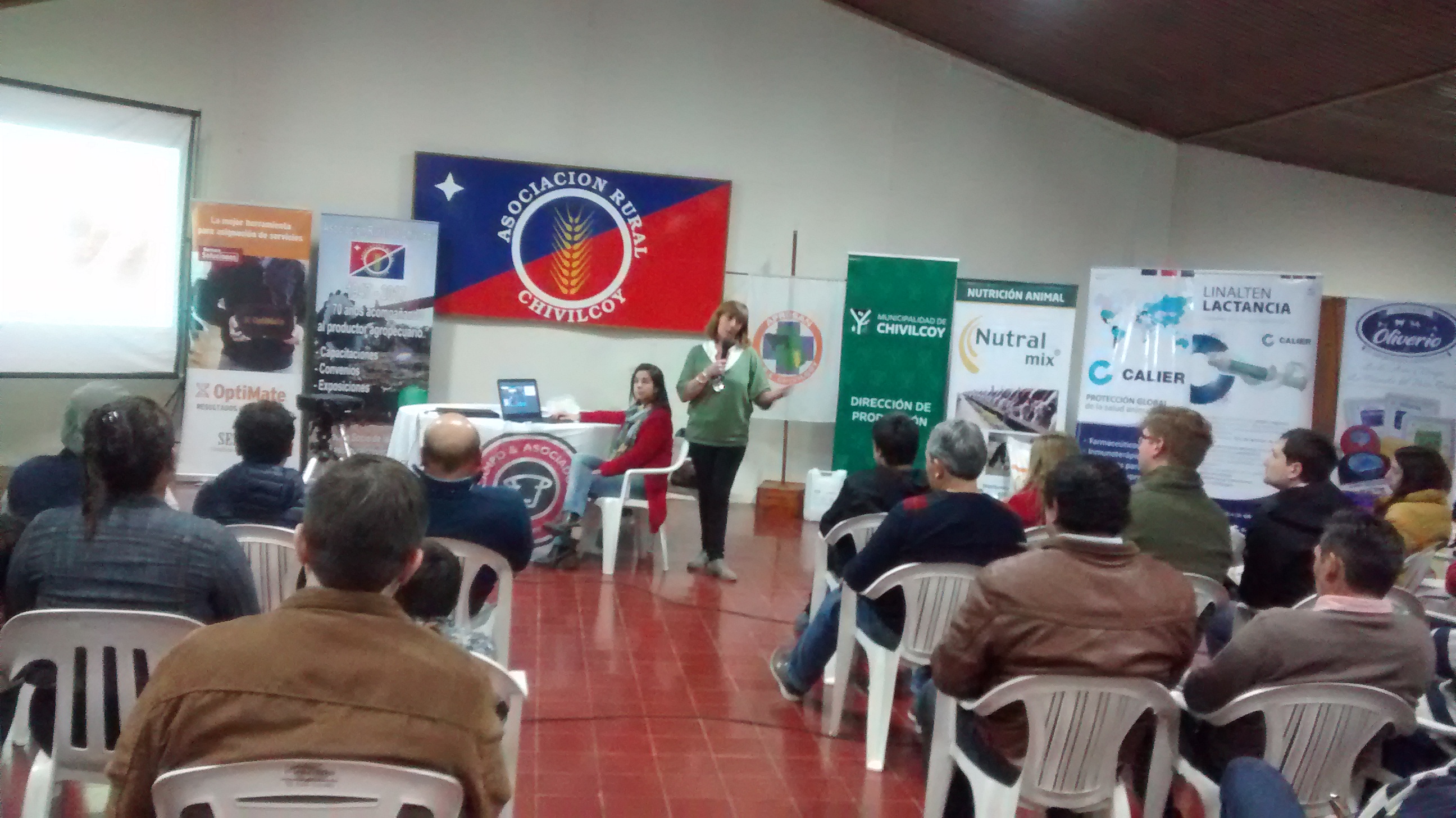Charla técnica 
Zabalaga y Feola coincidieron en los avances en relación al tambo pero conscientes q