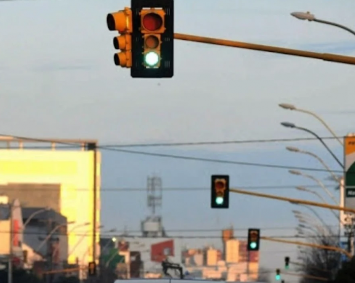 Evalúan la posibilidad de implementar la Onda Verde sobre la avenida Mitre ‘en los horarios más convenientes’