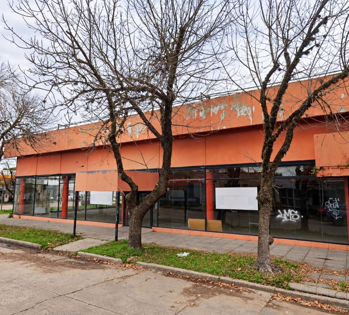 Bragado: atraparon a un joven de 24 años dentro del exsupermercado CLC por robar cables