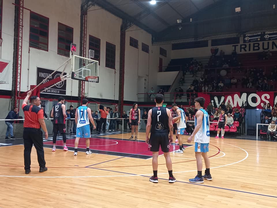 Racing va por el campeonato en Primera, Colón para forzar un tercer juego.