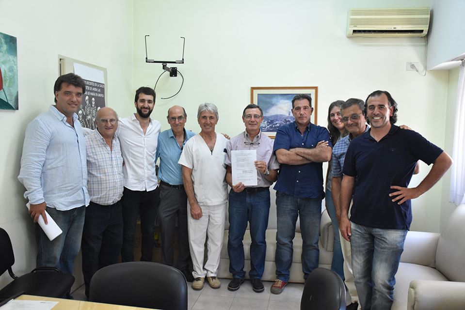 Leandro Blanco entregó al Hospital Municipal un subsidio para la compra de un equipo de aire medicin