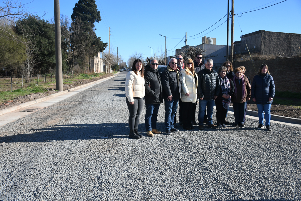 “Fue necesario construir el acueducto para garantizar que el agua escurra como corresponde y luego hacer el cordón cuneta y el estabilizado de las calles”