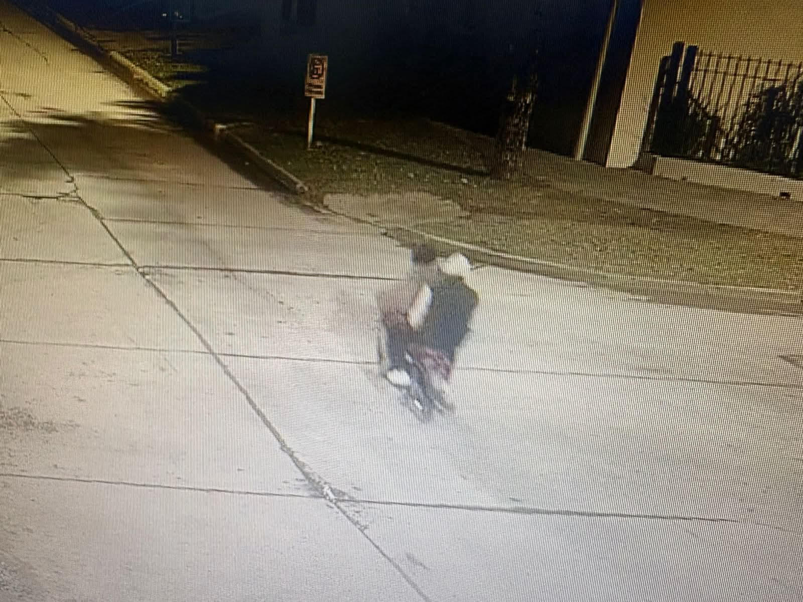 Asalto a mano armada en Suipacha: dos delincuentes robaron dinero en un minimercado, detuvieron a uno de los delincuentes tras un operativo cerrojo