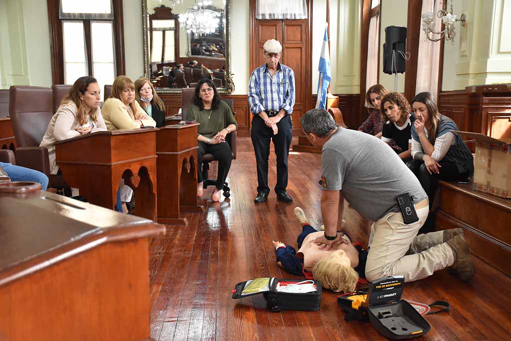 Jornada de Capacitación sobre el uso del DEA y técnicas básicas de RCP