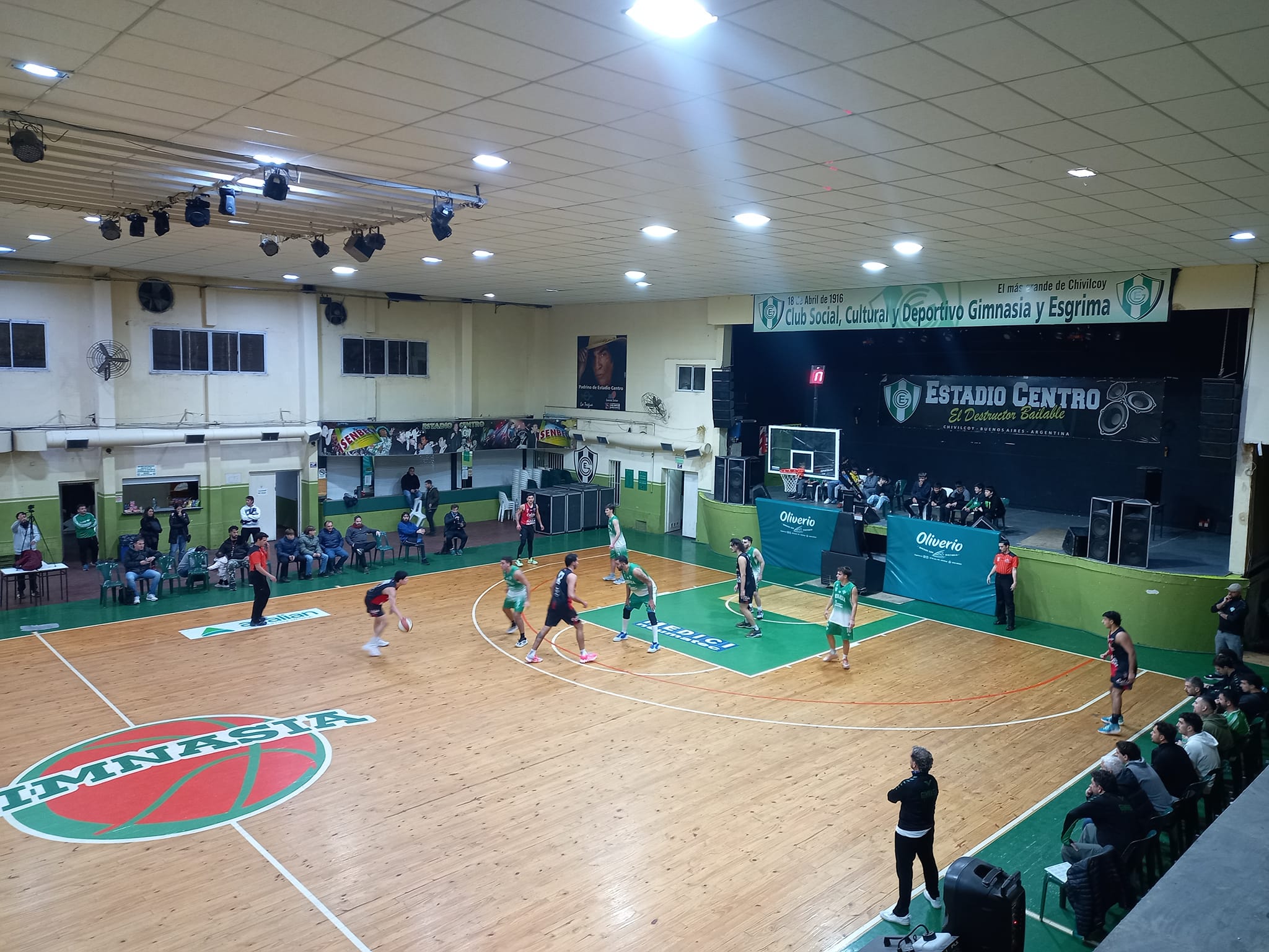 Gimnasia acabó con el invicto de Colón y se mantiene en los puestos superiores de la tabla.