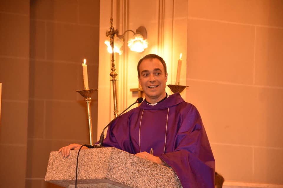 Padre Federico Lagoa
“Sin lugar a dudas es un año distinto, todo muy especial, pero seguimos poniend