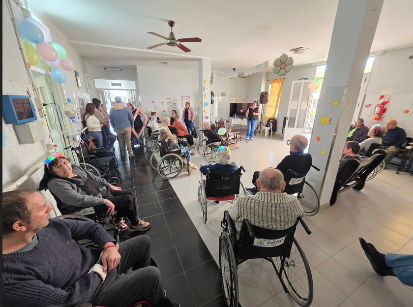 Festejo de la Primavera en los Hogares Municipales de Adultos Mayores