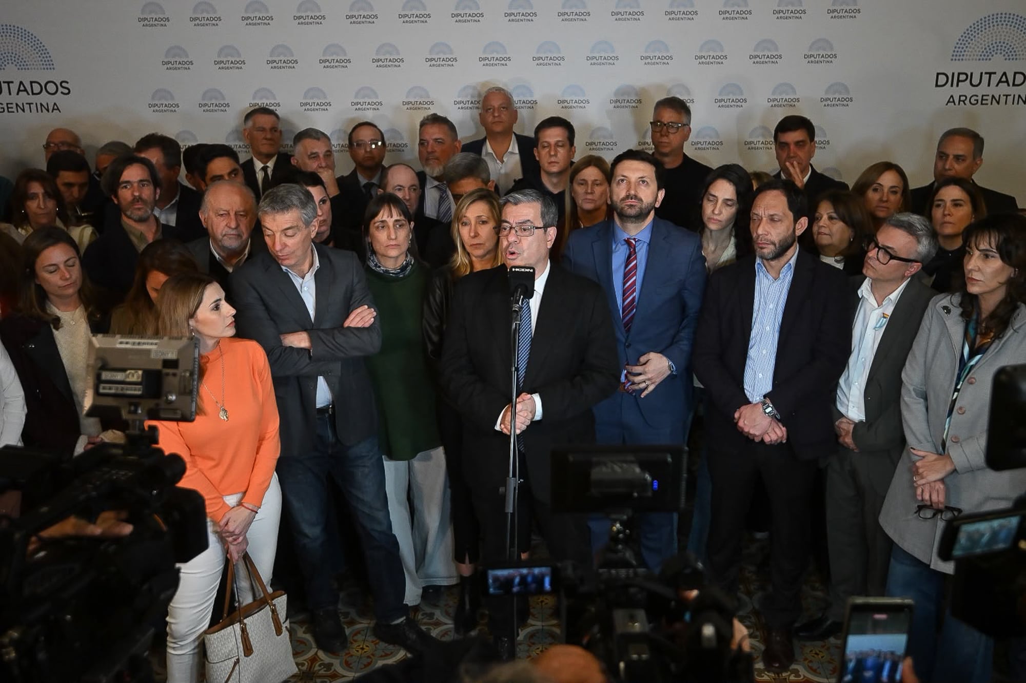 Venta de tierras: la oposición insiste en derogar el DNU 70 y busca sesionar