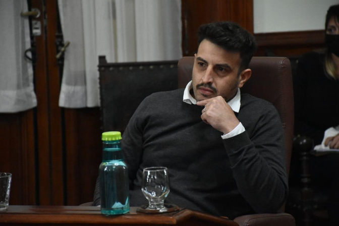 “Acercamos al Concejo Deliberante un proyecto proponiendo declarar la emergencia y peligro de derribo en todas las columnas de alumbrado público”