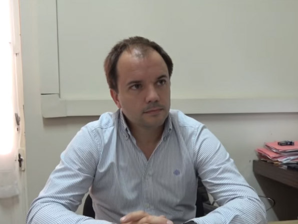 Joaquín Oteiza
“Si le llega una tarjeta a su domicilio y el consumidor no la quiere tiene que ir al