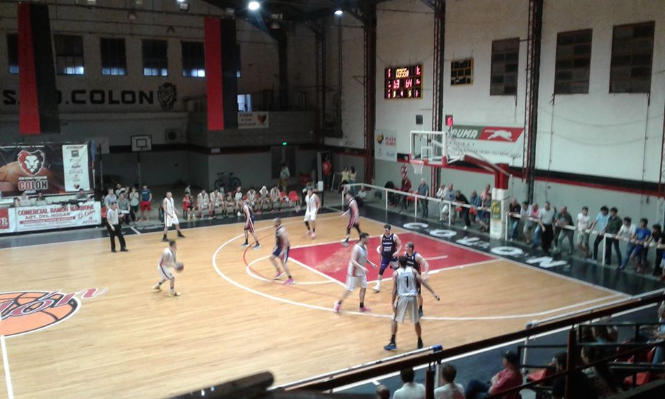 Básquet
Colón volvió a perder pero todavía mantiene una posibilidad de avanzar a la próxima fase