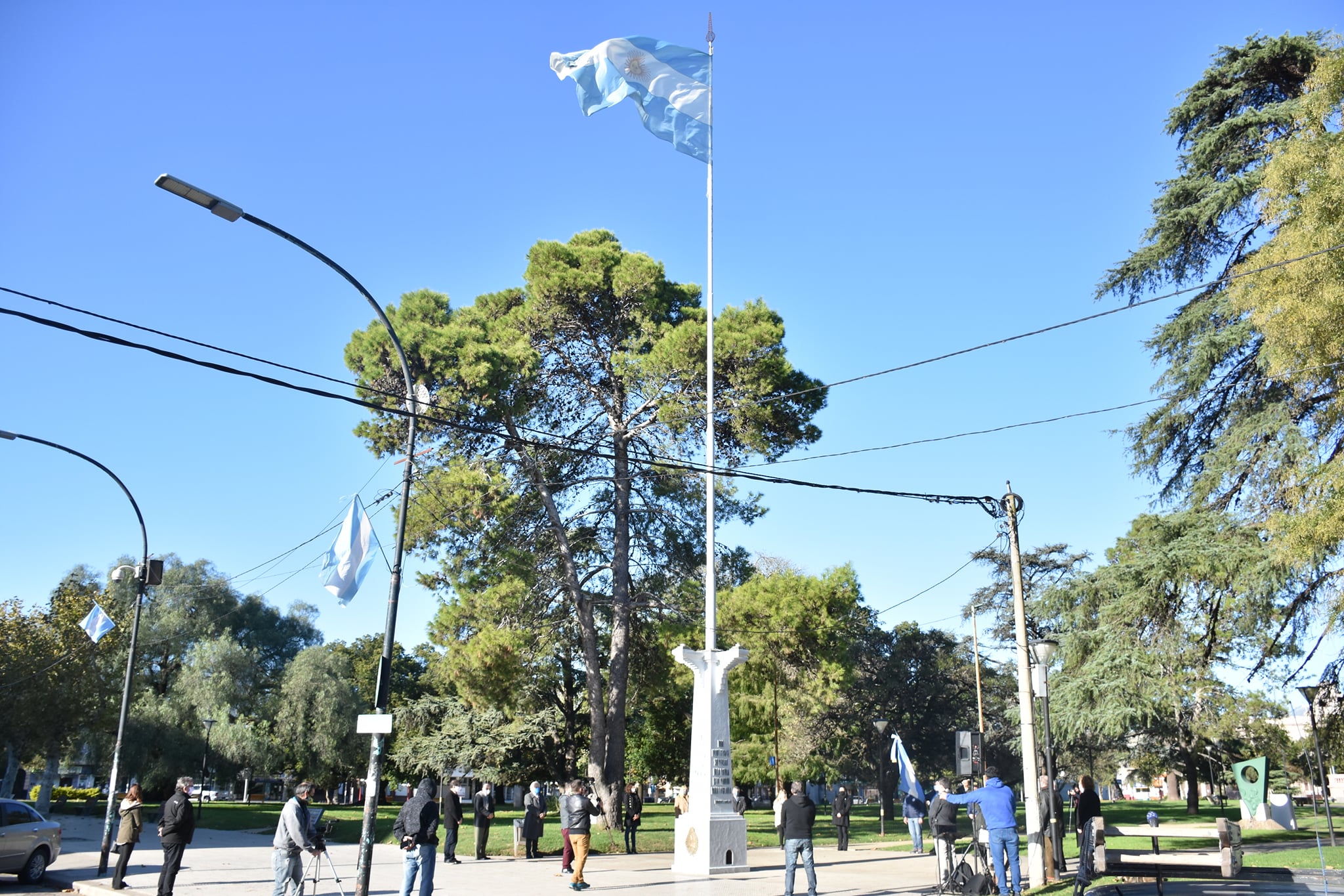 Acto simbólico en conmemoración del 210° aniversario de la Revolución de Mayo