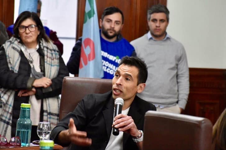 “La boleta única papel es muy necesaria que se instale, sacaría muchos vicios de la vieja política”
