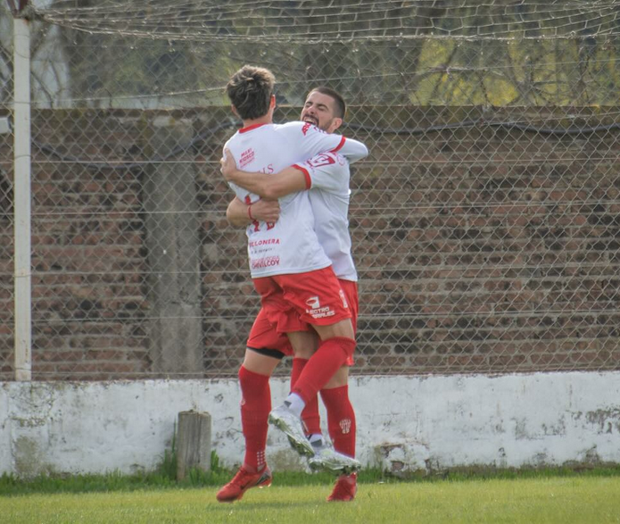 Huracán consiguió un gran triunfo ante Colón para volver a los puestos de clasificación