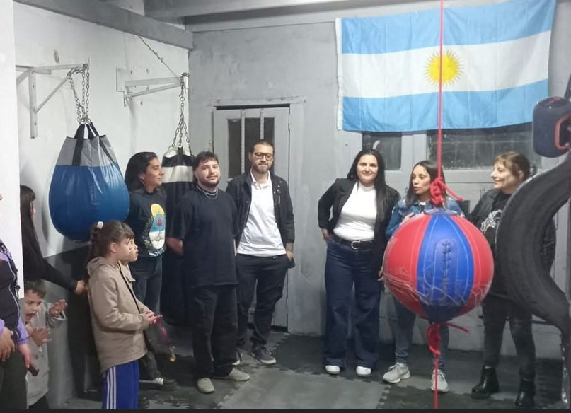 Inauguraron el nuevo gimnasio de boxeo mixto del "Team Derribando Muros"
