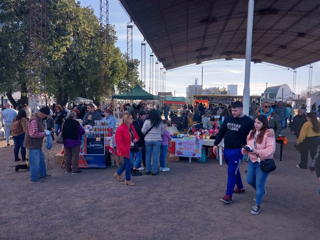 La Feria de la Biodiversidad tuvo lugar en el Polideportivo "Eva Duarte de Perón