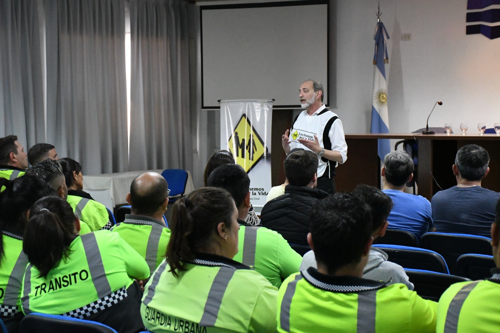 “Los agentes de tránsito son los guardavidas de la seguridad vial, entonces cuando están tomando decisiones es para proteger la vida de las personas”
