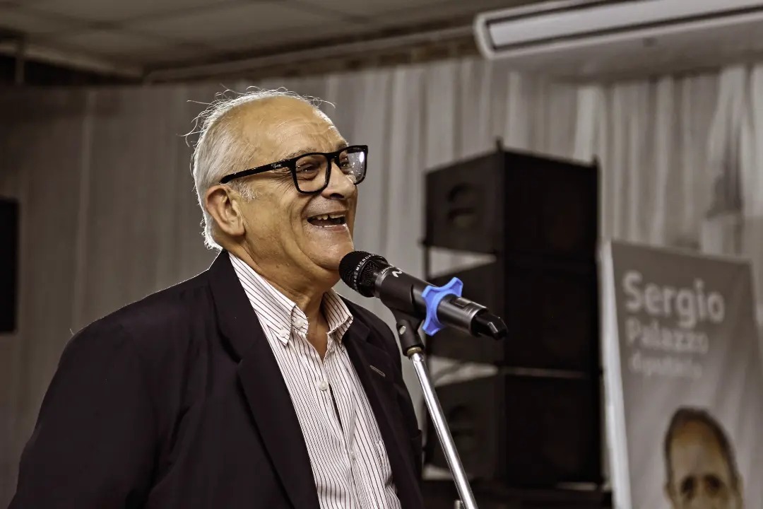 “La gente en la mayoría de las localidades se volcó en forma masiva para estampar su firma en el libro apoyando la no privatización del Banco Nación”