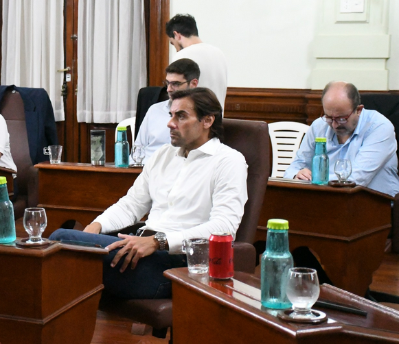 “El transporte público es esencial para la ciudadanía, para mí es muy difícil que se pueda implementar mediante combis y tienen que agotarse todas las vías para que se retome el servicio que tenemos”