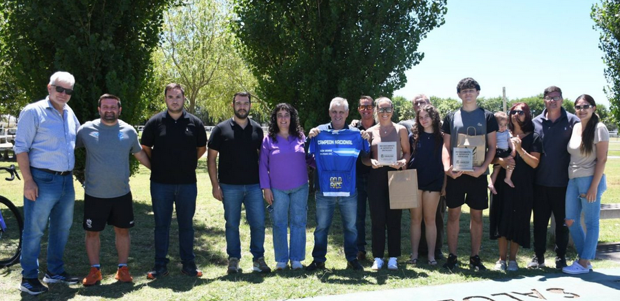 Reconocimiento a los deportistas chivilcoyanos Valentino Gregalio y Pamela Martino
