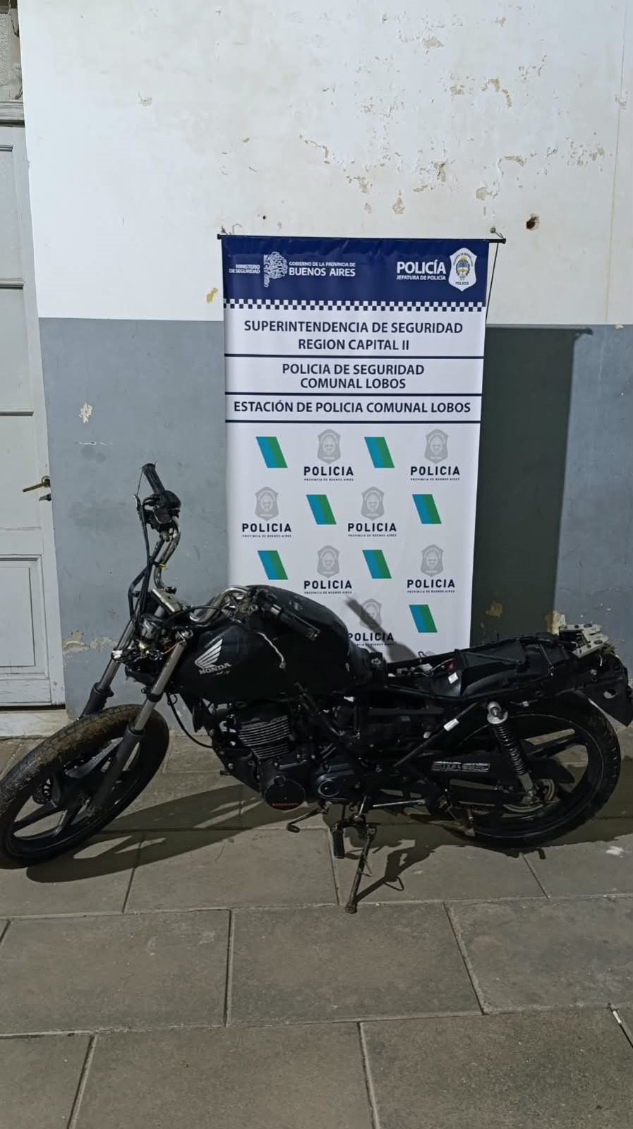 Lobos: detuvieron a dos sospechosos, secuestraron un arma y recuperaron una moto robada en cinco allanamientos