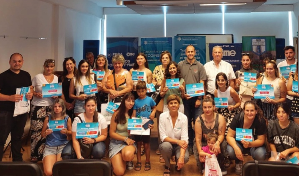 Realizaron la entrega de premios correspondiente a la Acción Comercial ‘Felices Fiestas’ que organizó el Centro Comercial, Industrial y Servicios