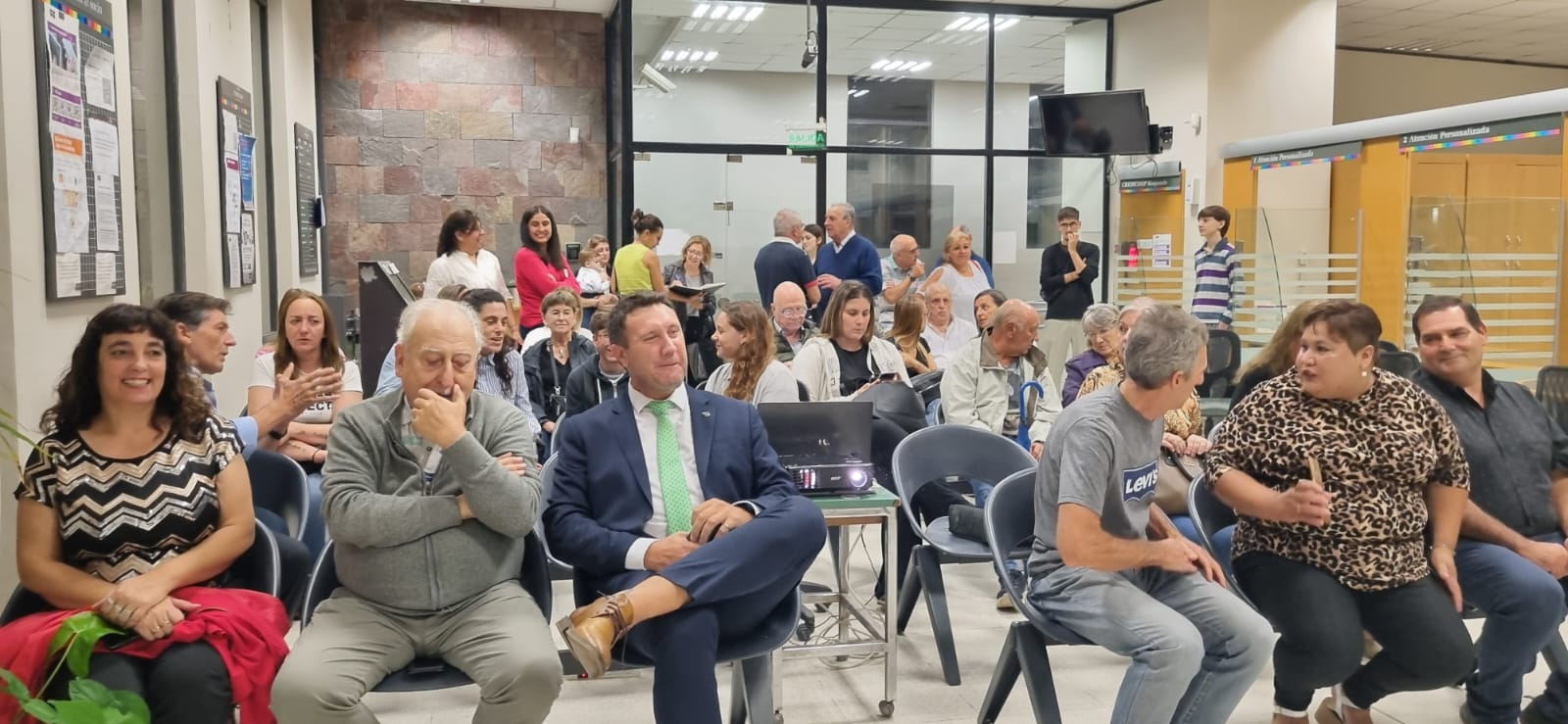 Alejandra Leguizamón fue distinguida por la Comisión de Asociados del Banco Credicoop.