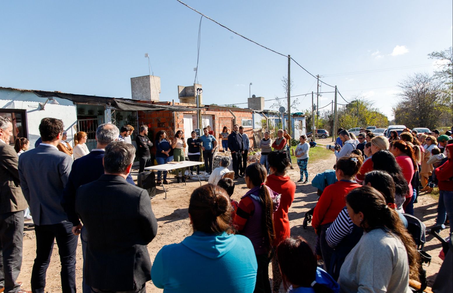 EDEN y OPISU llevaron a cabo instalaciones eléctricas en el Barrio Victoria