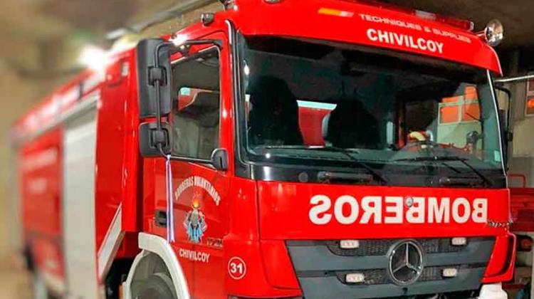 Incendio de una vivienda en calle Paula Albarracín y de cables en la zona sur de la ciudad