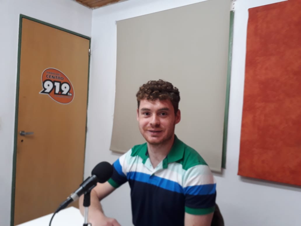 La única forma que los jóvenes confíen en la política es con una renovación.