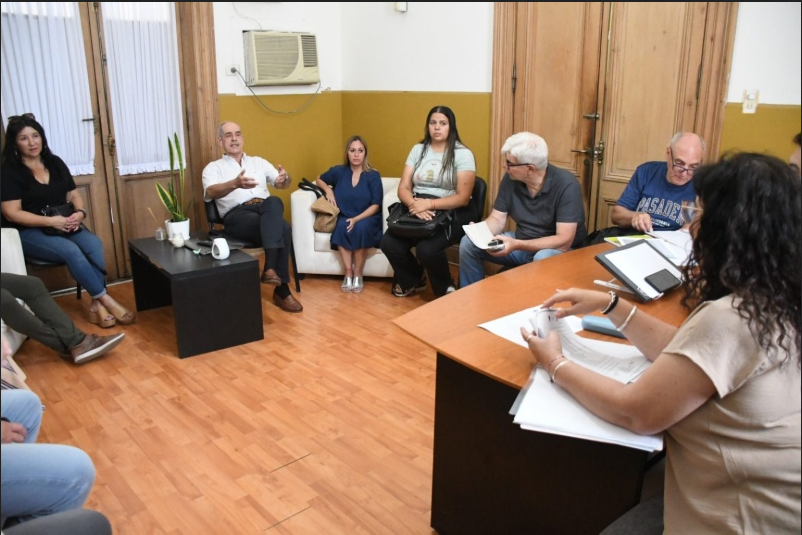 Presentaron en el HCD el proyecto de ordenanza que busca ‘agilizar la intervención del Estado Municipal en la limpieza de terrenos privados que presenten malezas y acumulación de residuos’