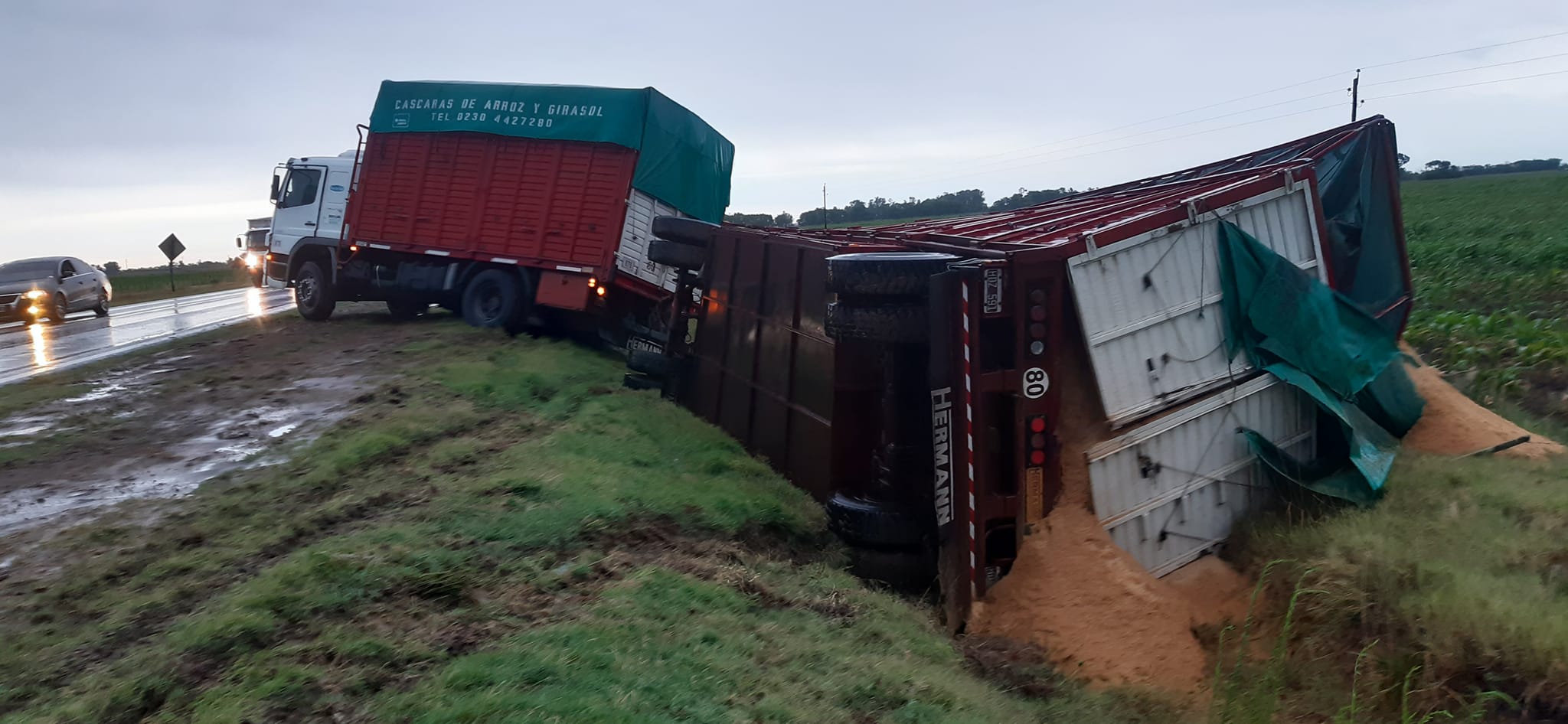 Despiste y vuelco de un camión sobre la Ruta Nacional N° 5