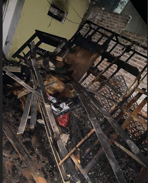 Incendios de gran magnitud en dos viviendas y en un montículo de leña.